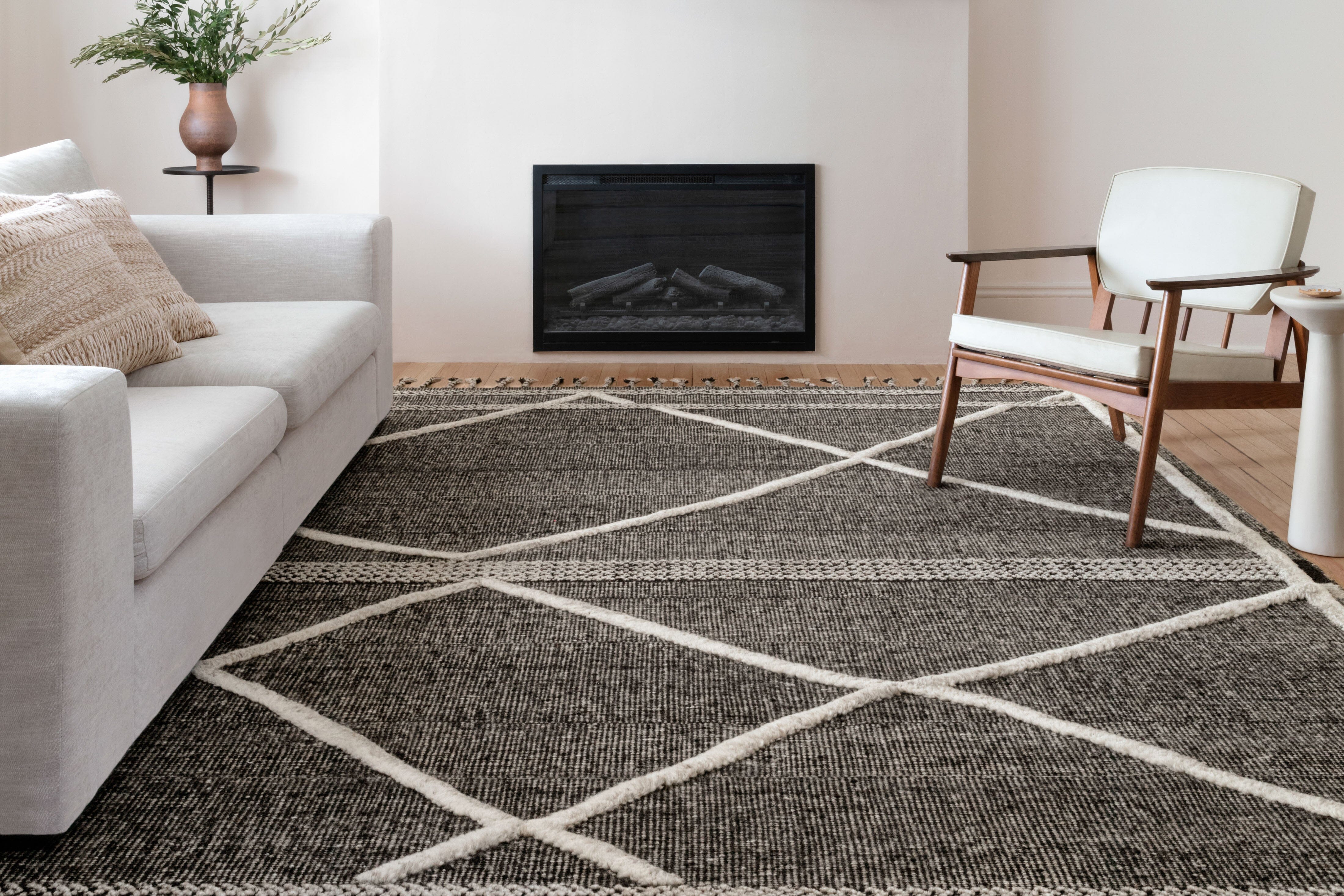 Loloi Iman Rug | Beige / Charcoal Loloi