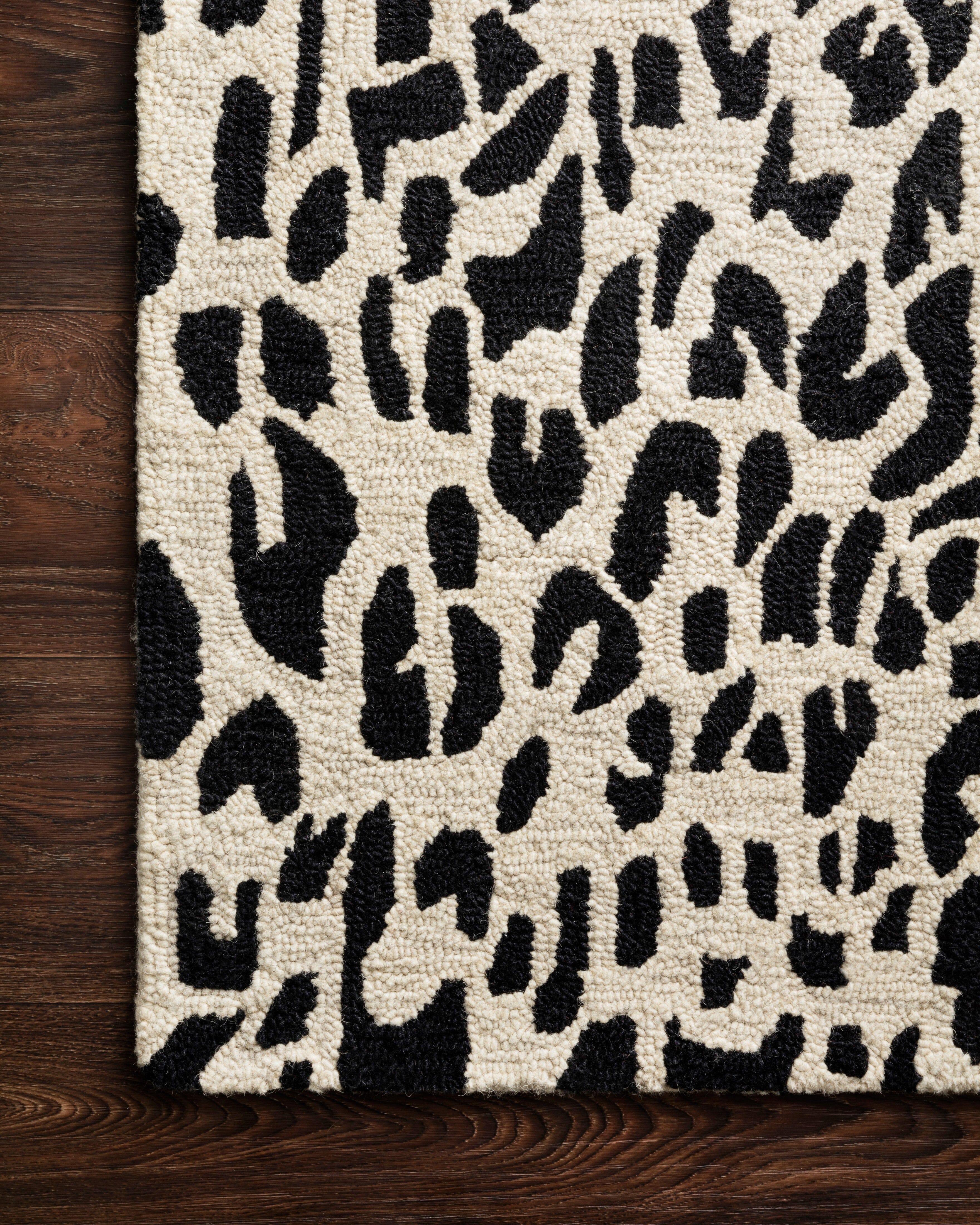 Loloi Masai Rug | Black / Ivory Loloi