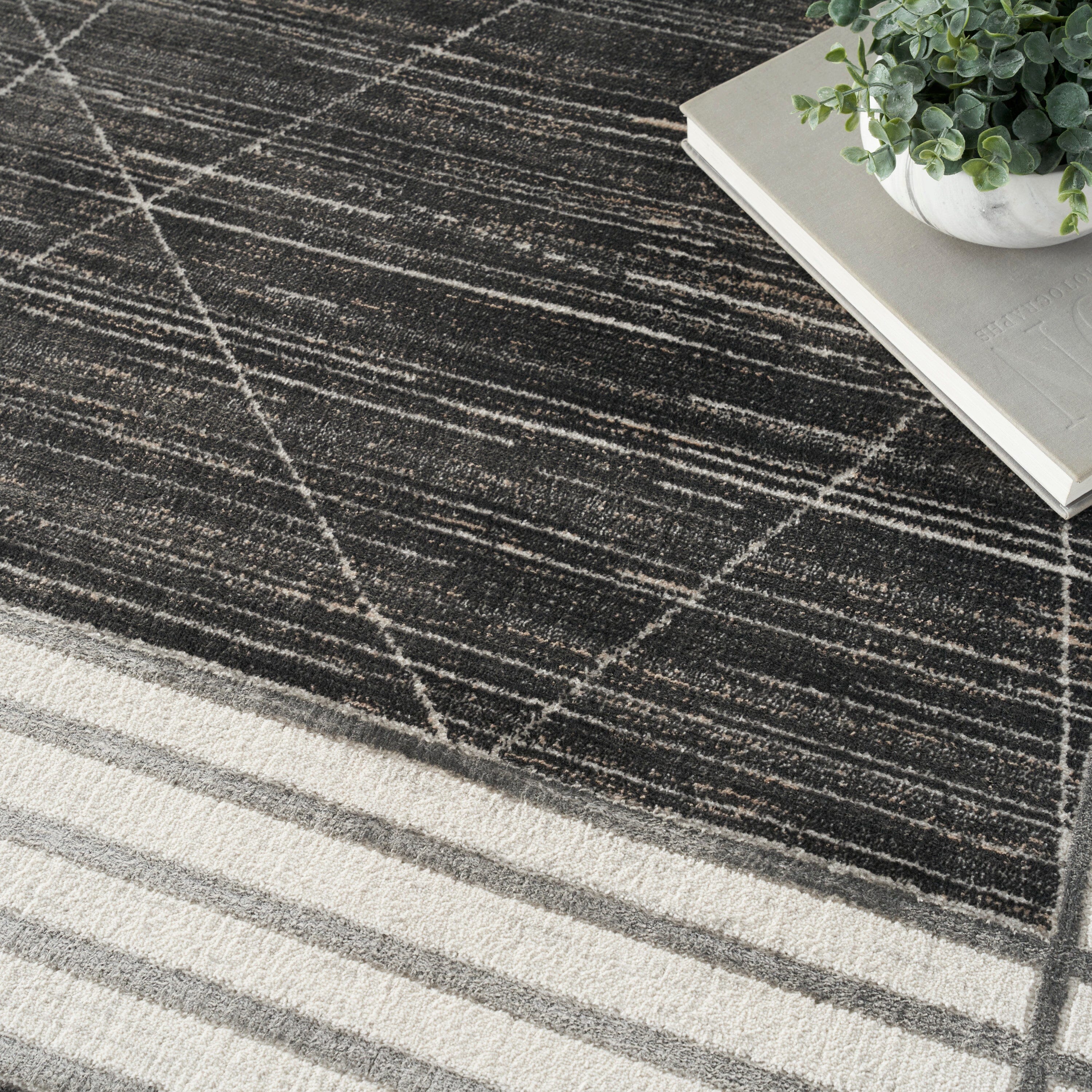 Nourison Desire 3'11" x 5'11" Charcoal/Silver Modern Indoor Rug Rug Nourison