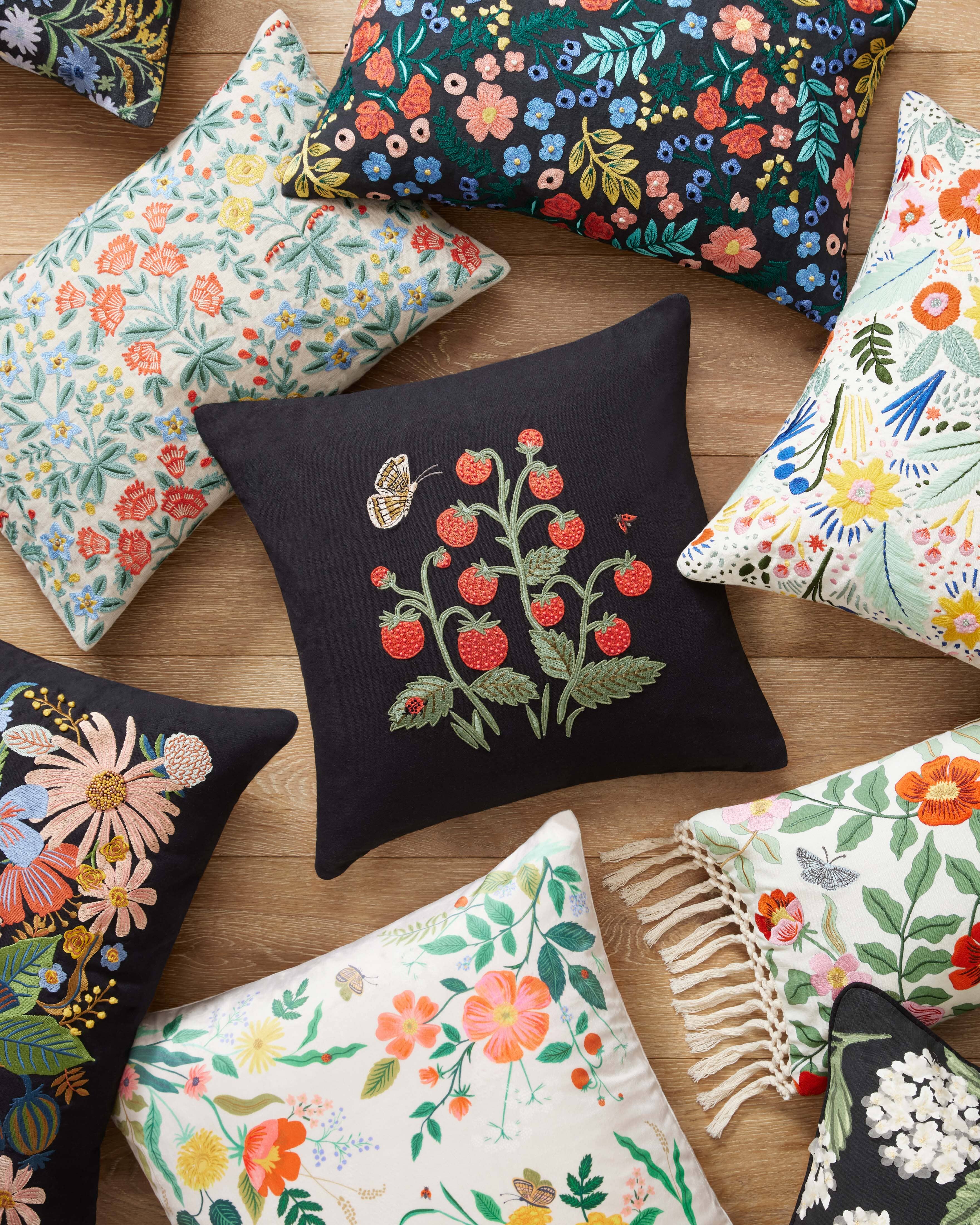 Rifle Paper Co. x Loloi Pillow | Wildflowers Black Rifle Paper Co. x Loloi